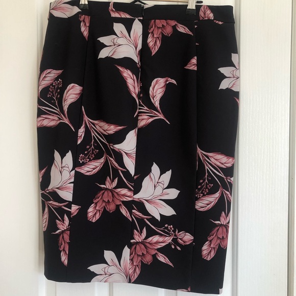 🌿 PORTMANS 🌿 floral faux wrap skirt size 16 - Picture 3 of 5